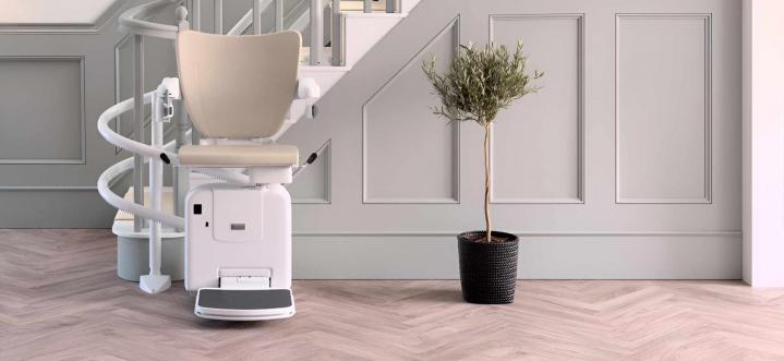 Pose monte-escaliers sur mesure Jazeneuil