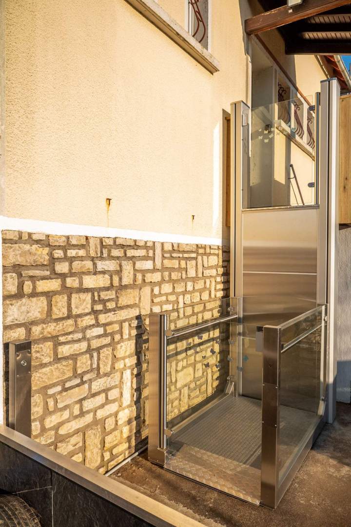 Installation monte-charges sur mesure Jazeneuil